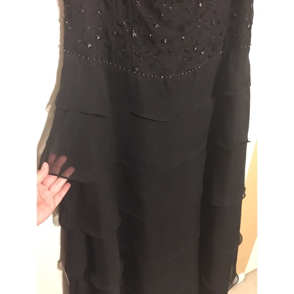 Black formal gown with beading - Picture 4 of 6